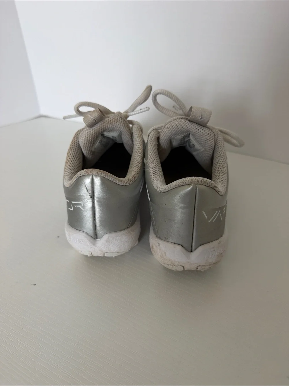 Nike White and Silver Kids Soccer Cleats VAPOR size 13